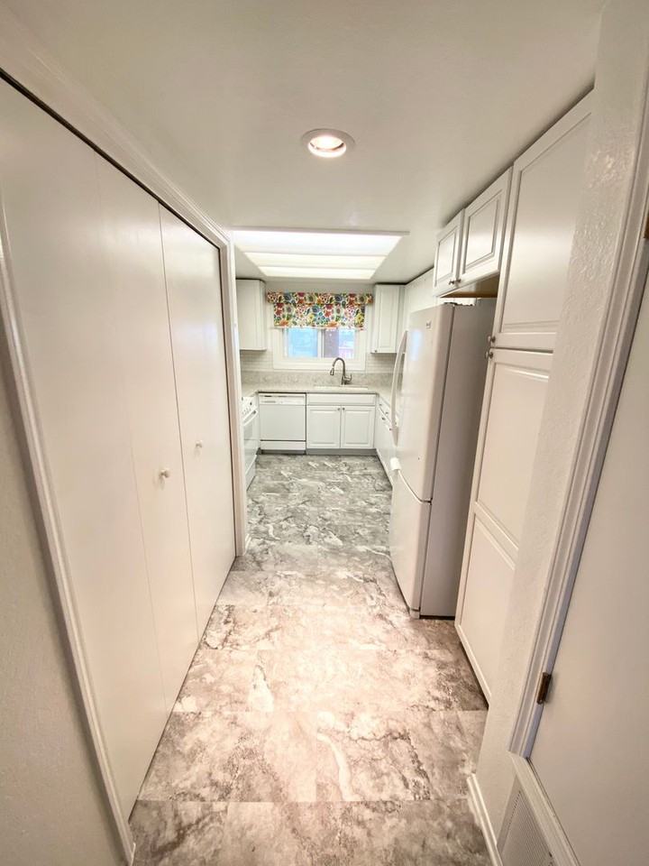 945 Pepper St #314 - Photo 4 of 14