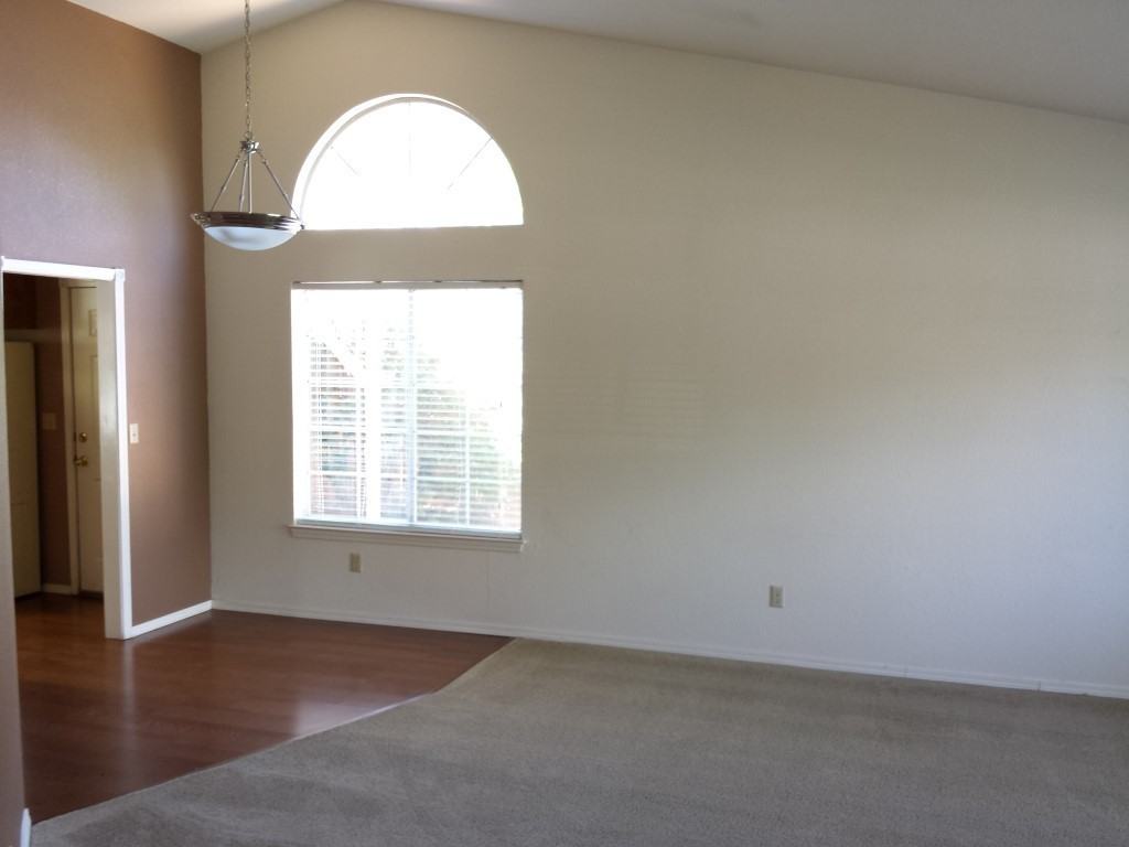 2177 Hacienda St - Photo 3 of 17