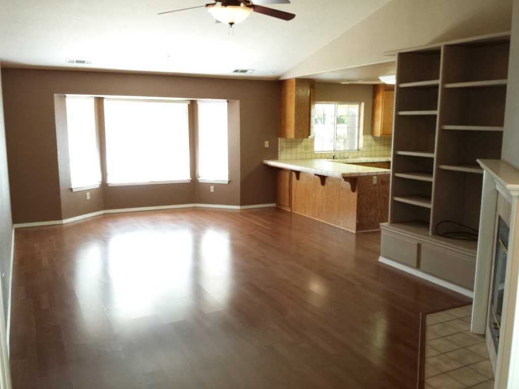2177 Hacienda St - Photo 4 of 17