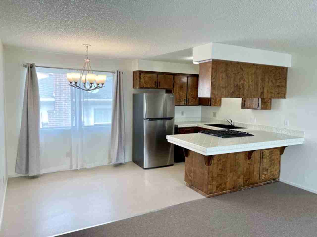 880 S 10th St - Photo 3 of 15