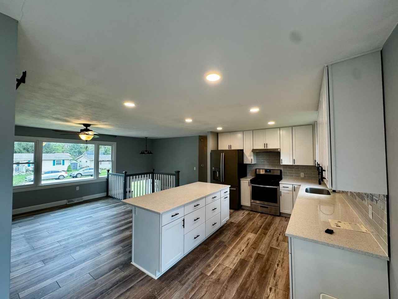 119 E 4th St - Photo 3 of 22