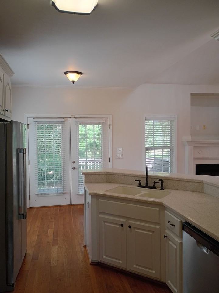 399 Cook Rd - Photo 4 of 46