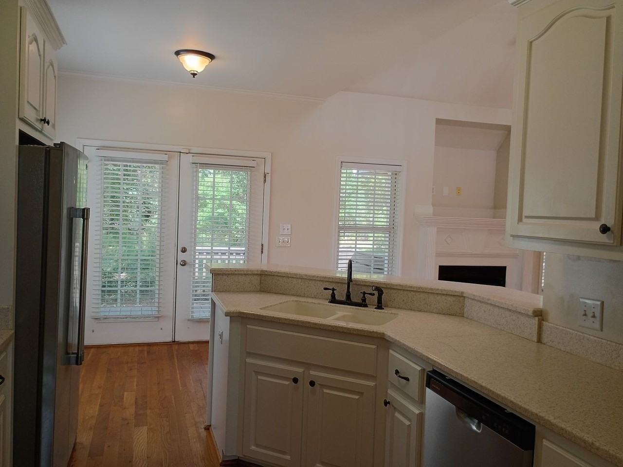 399 Cook Rd - Photo 5 of 46