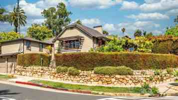 featured image of 1702 Olive St