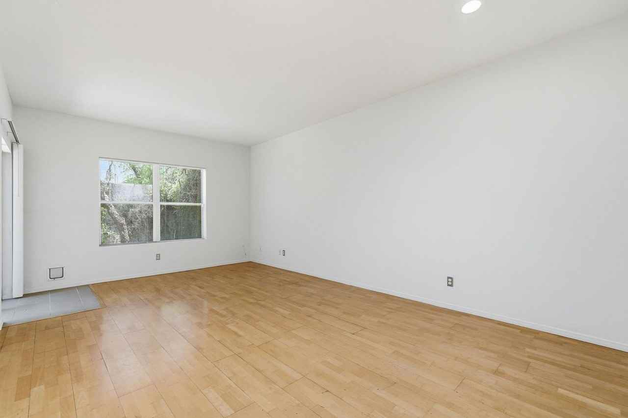 1735 E. 8th St. - Photo 6 of 22