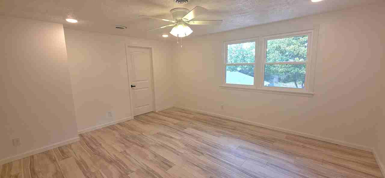 3312 S Graystone Ave - Photo 3 of 23