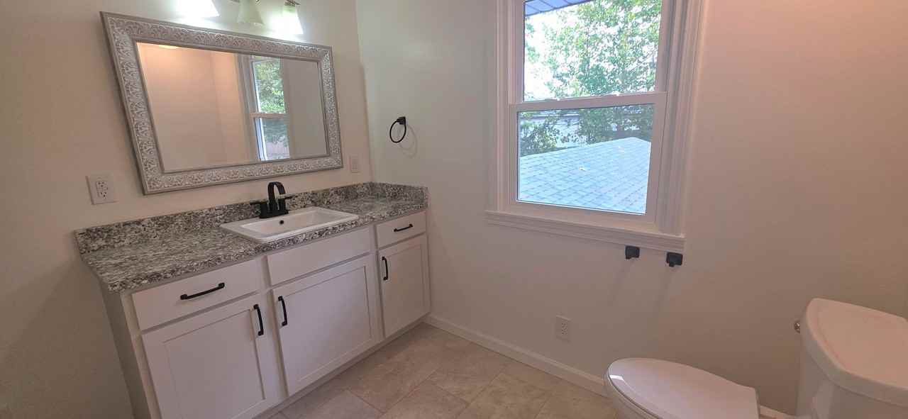 3312 S Graystone Ave - Photo 5 of 23