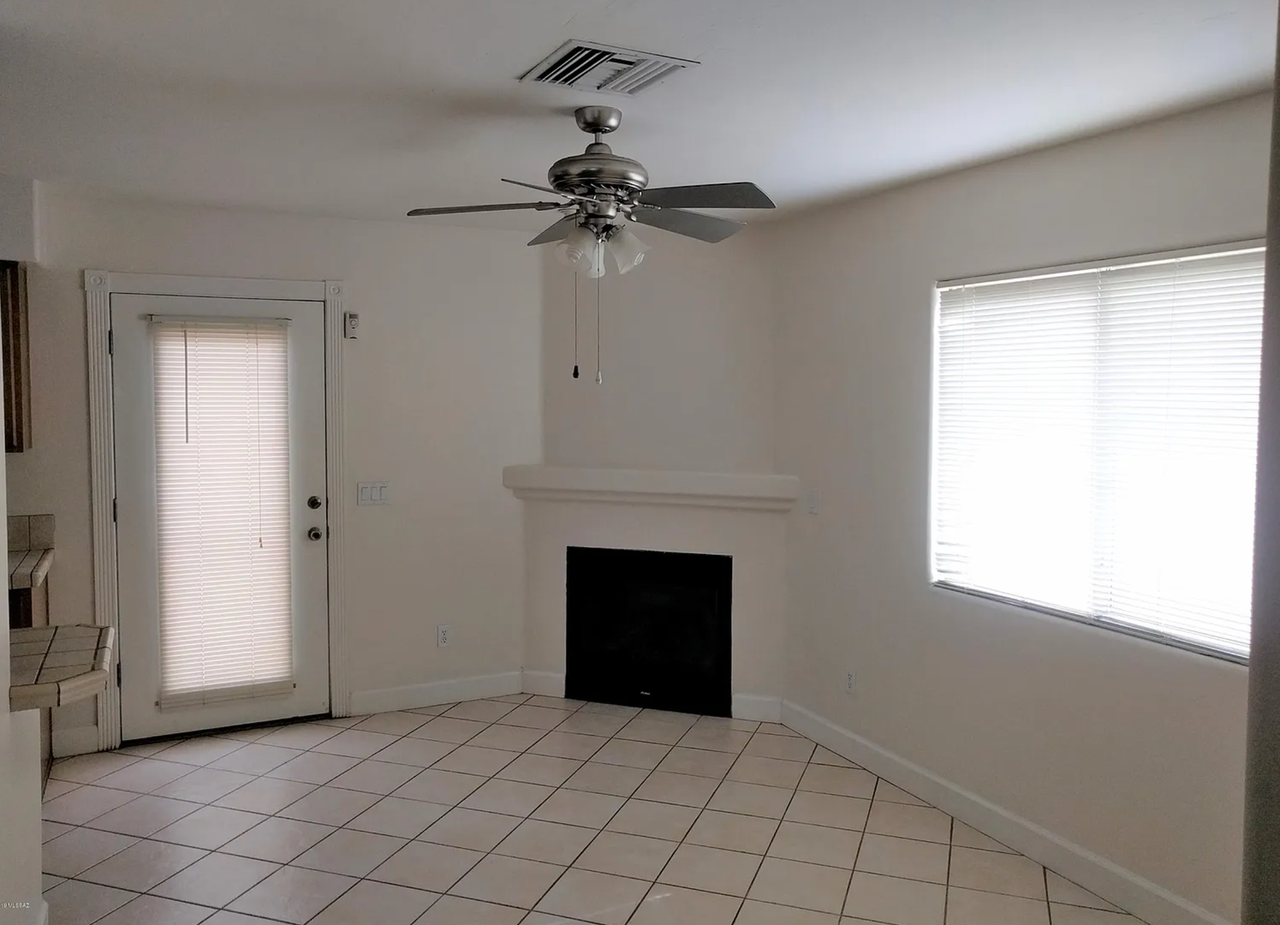 1305 E. Waverly St. - Photo 3 of 8