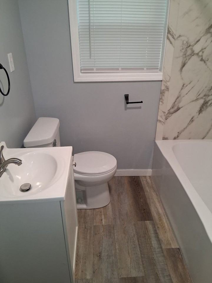 801 8th Ave - Photo 4 of 9