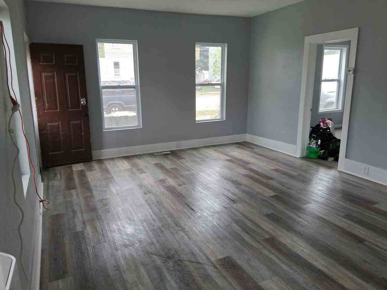 801 8th Ave - Photo 5 of 9