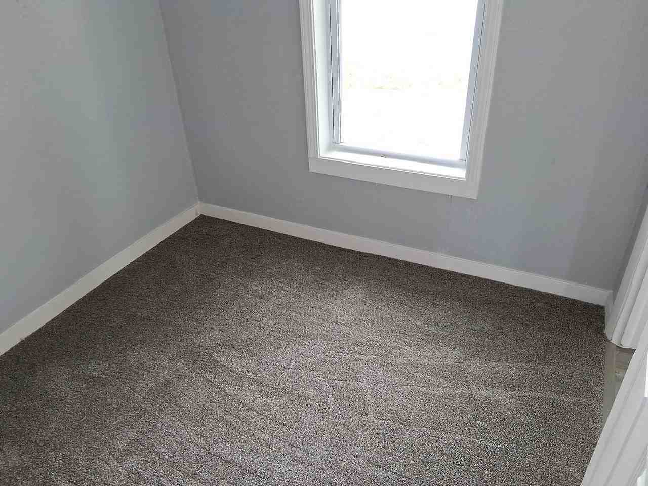 801 8th Ave - Photo 6 of 9