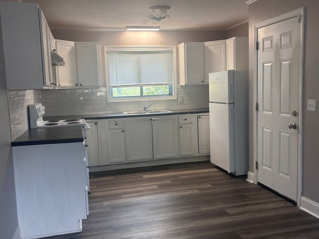 311 Francis St - Photo 3 of 11