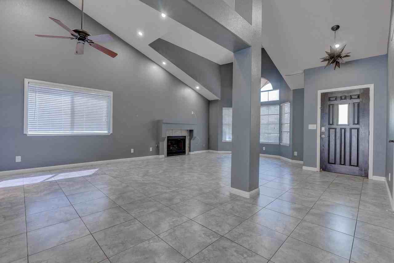 7817 Cape Vista Ln - Photo 2 of 47