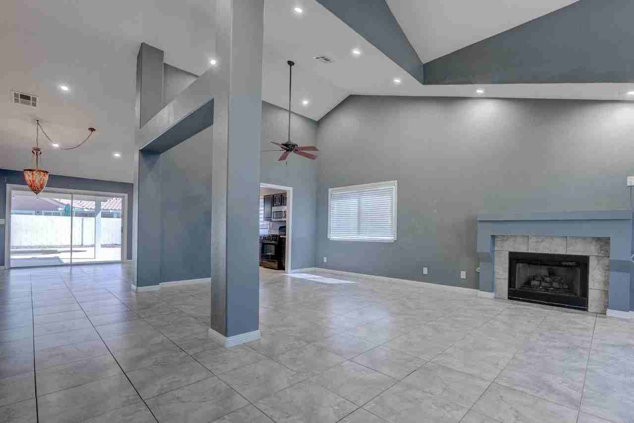 7817 Cape Vista Ln - Photo 5 of 47