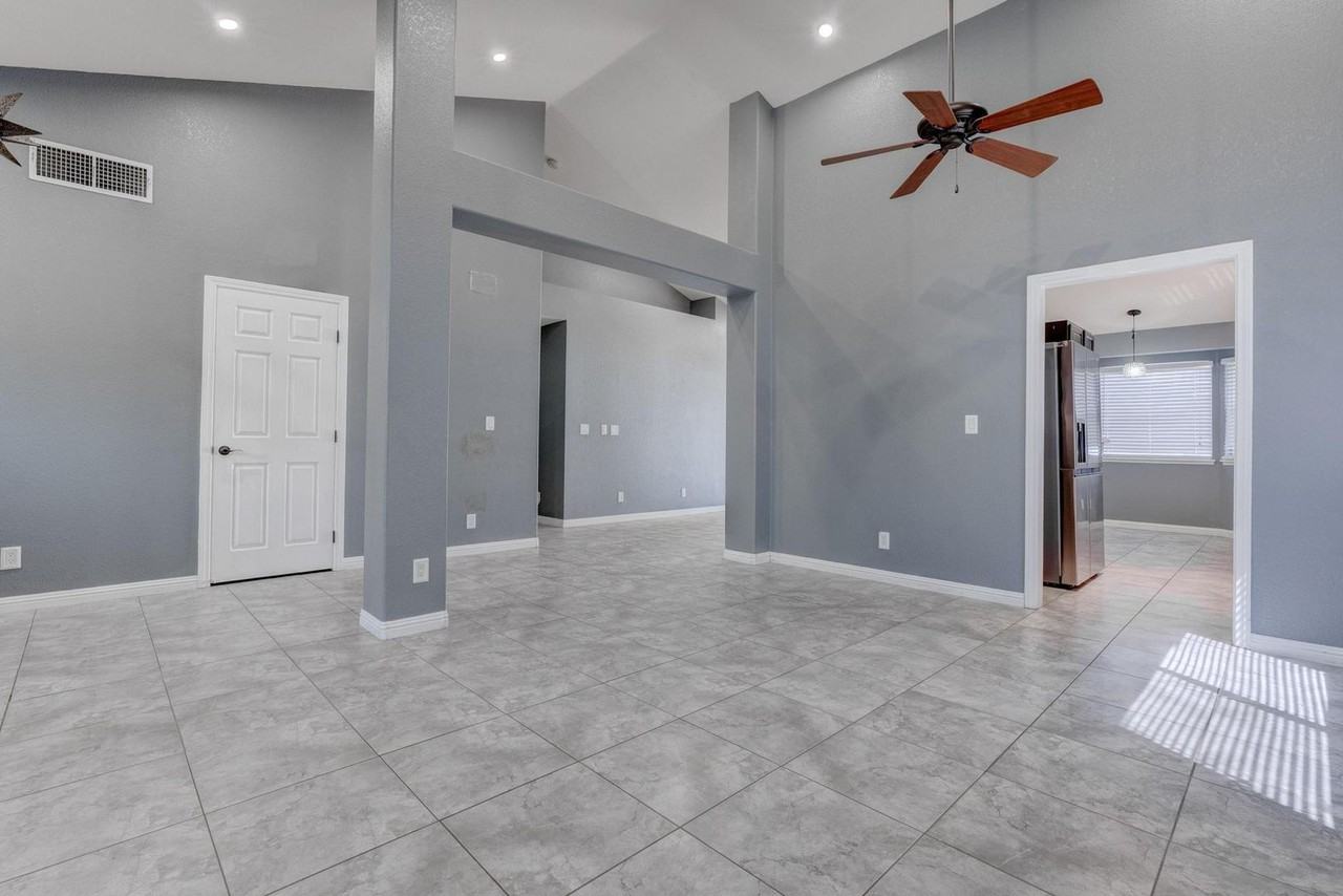 7817 Cape Vista Ln - Photo 6 of 47