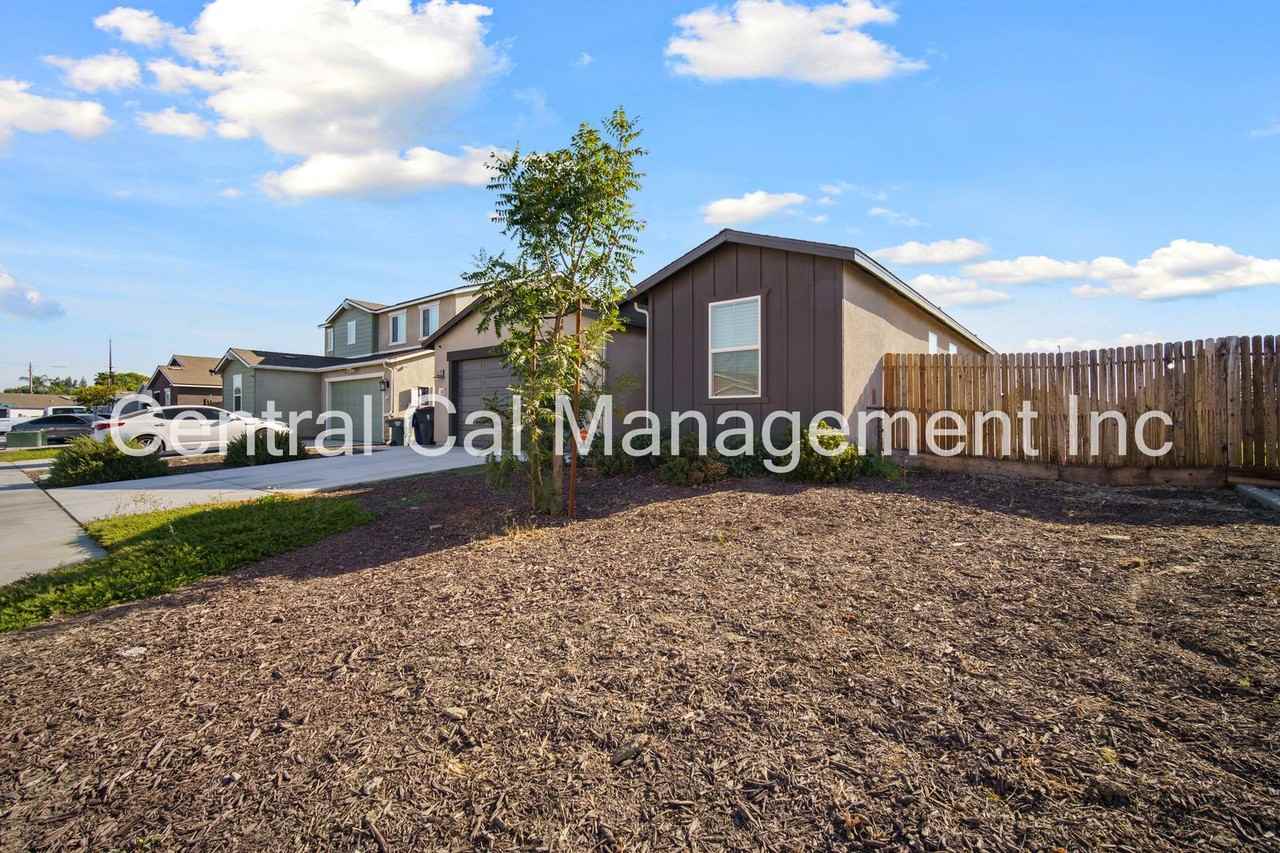 6618 Glacier Bay St - Photo 3 of 23
