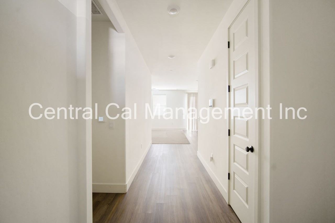6618 Glacier Bay St - Photo 5 of 23