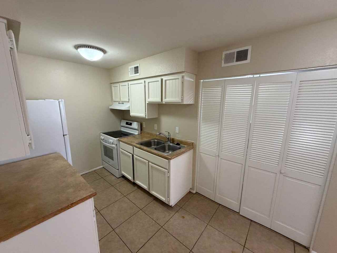145 S Doran #2 - Photo 4 of 15