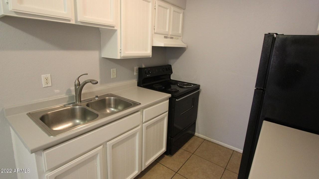 145 S Doran #4 - Photo 2 of 10