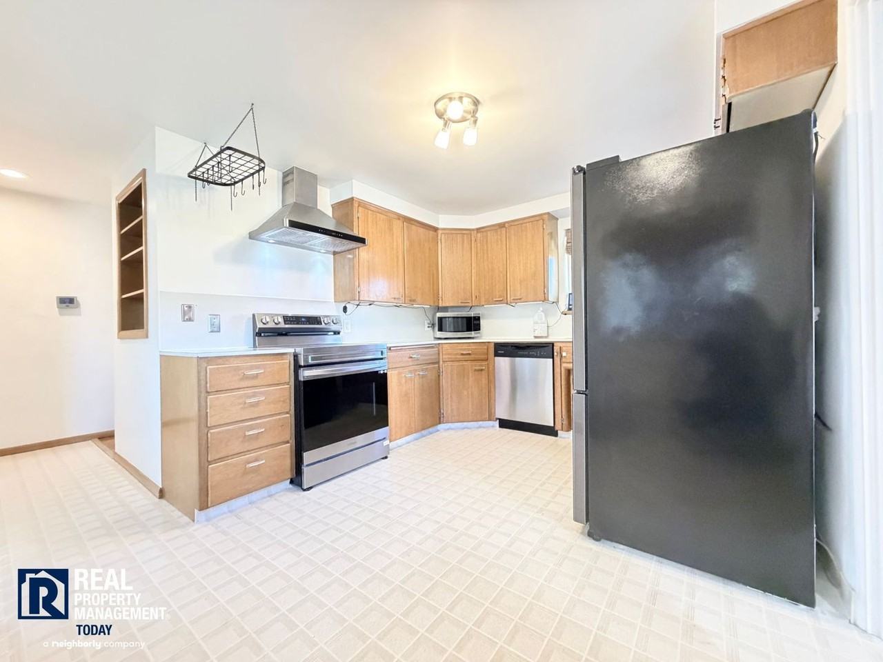 610 4th St Ne - Photo 2 of 29