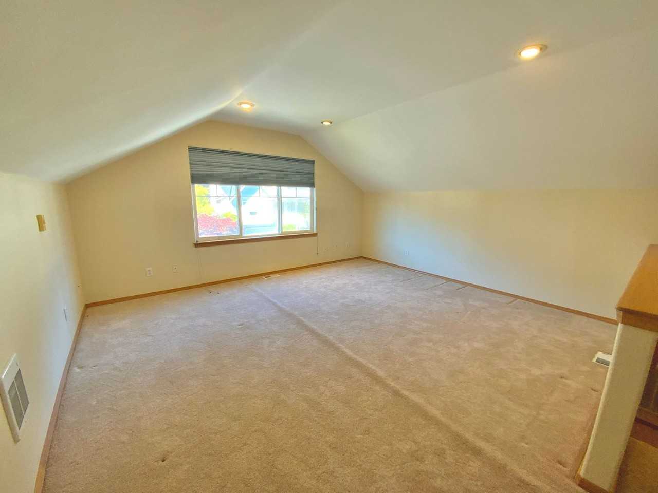 11311 45th Ave Se - Photo 4 of 26