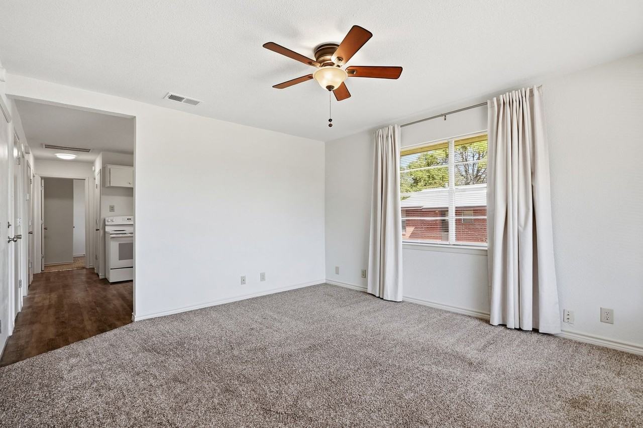 106 Pine St - Photo 5 of 19