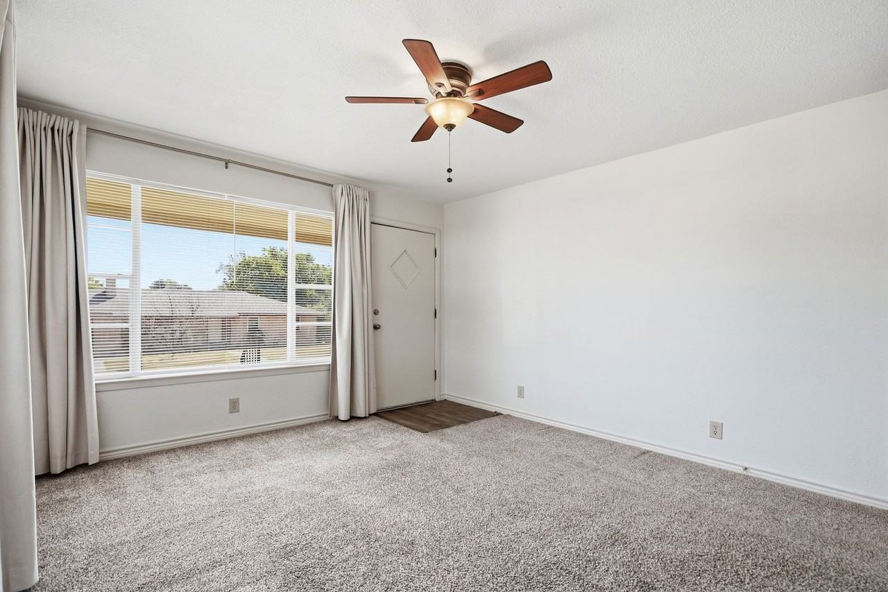 106 Pine St - Photo 6 of 19