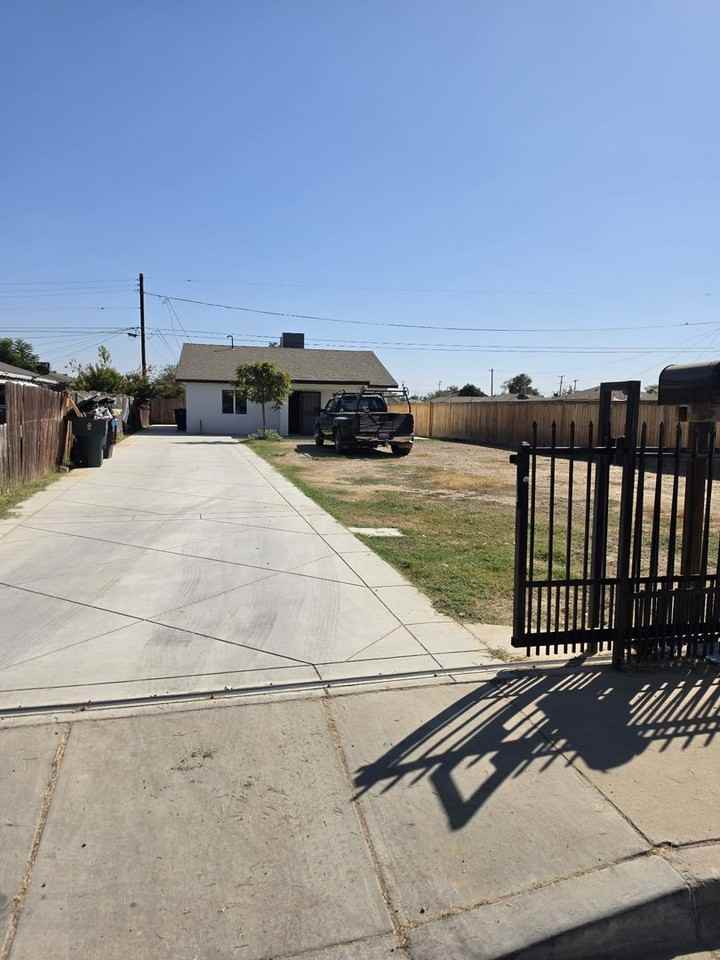 1501 Ralston St - Photo 5 of 36