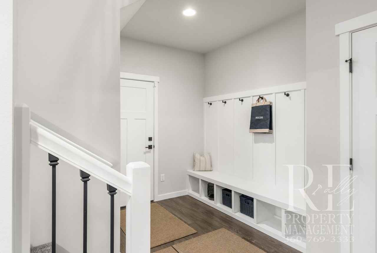 1762 Ne Crystallia Ct - Photo 4 of 30