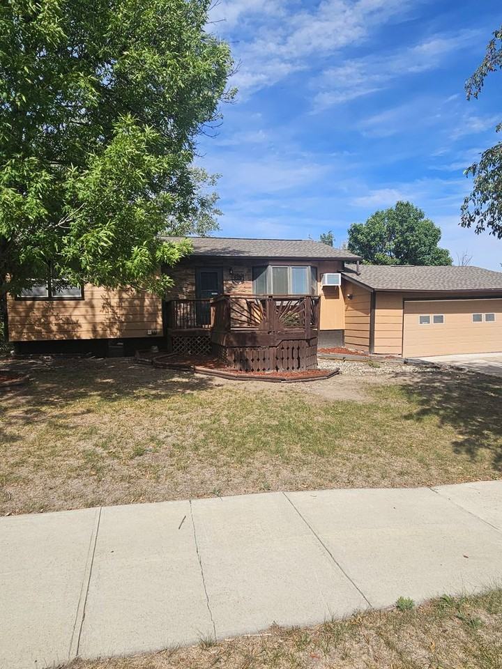 908 Antares Ct - Photo 2 of 27