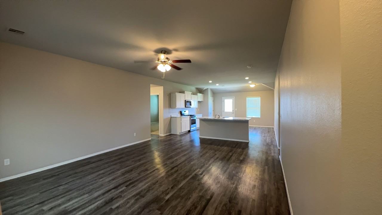 13990 S Lansing Ave - Photo 3 of 21