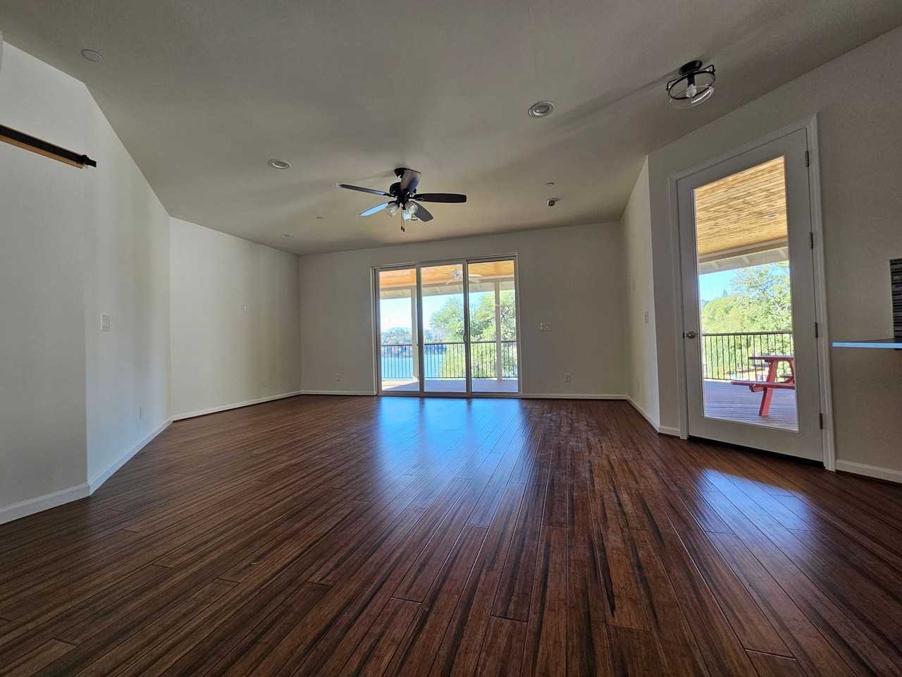 18591 N Shore Dr - Photo 2 of 17