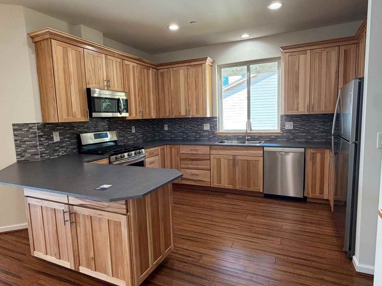 18591 N Shore Dr - Photo 3 of 17