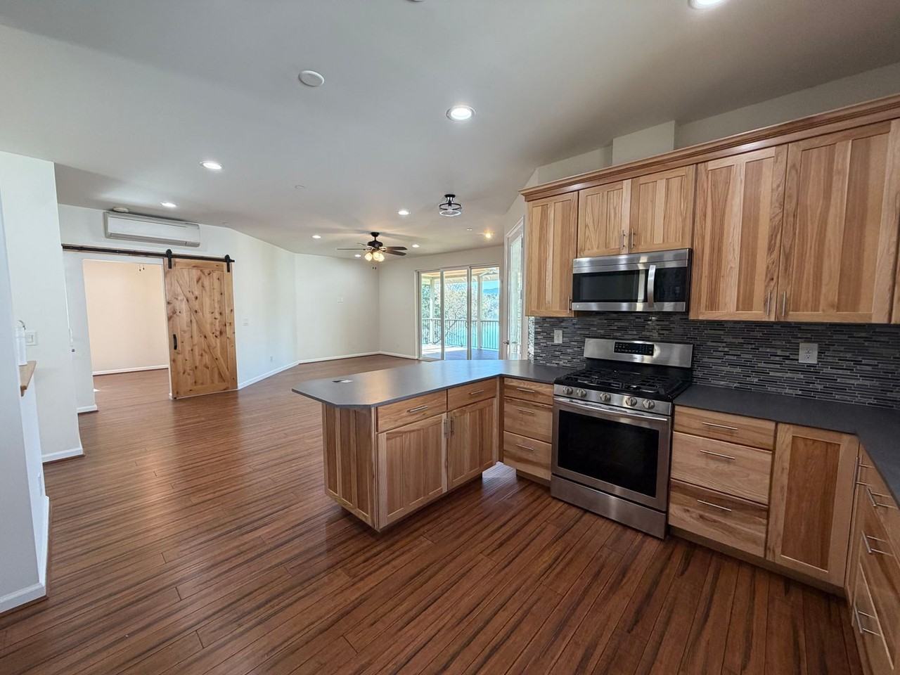 18591 N Shore Dr - Photo 4 of 17