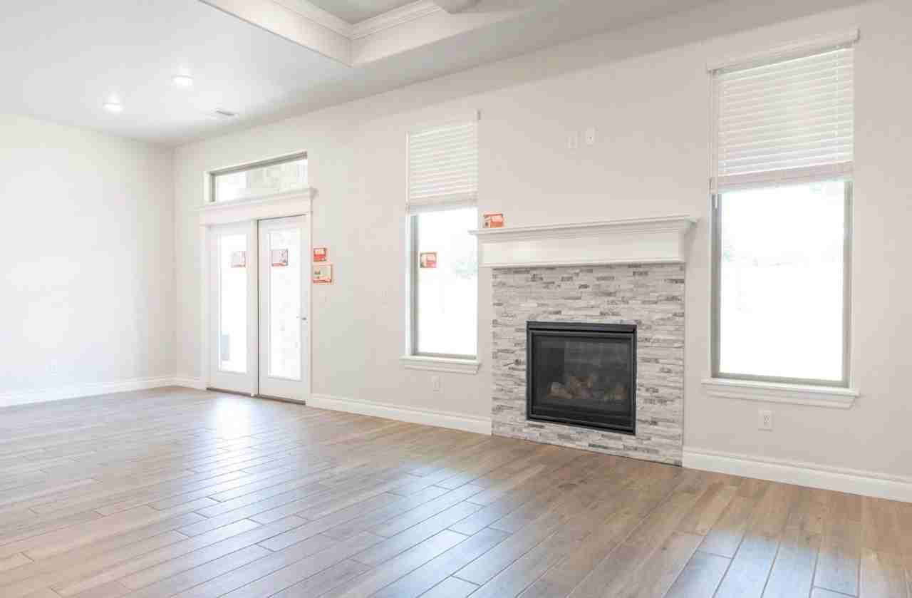 9009 Stark St - Photo 5 of 29