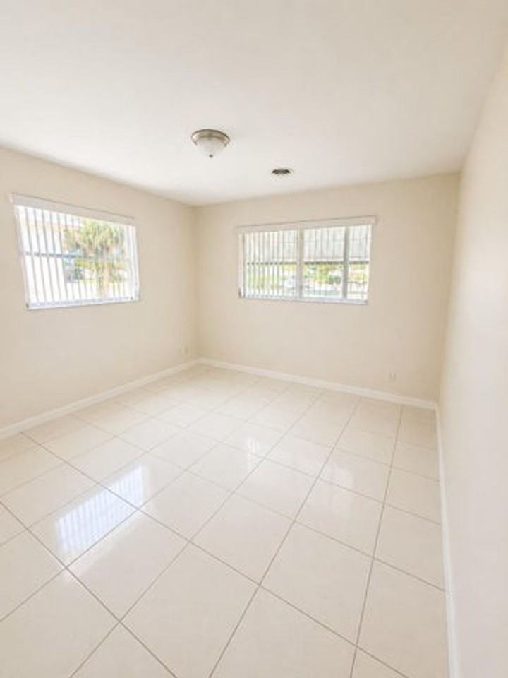 3614 Taylor St - Photo 4 of 15