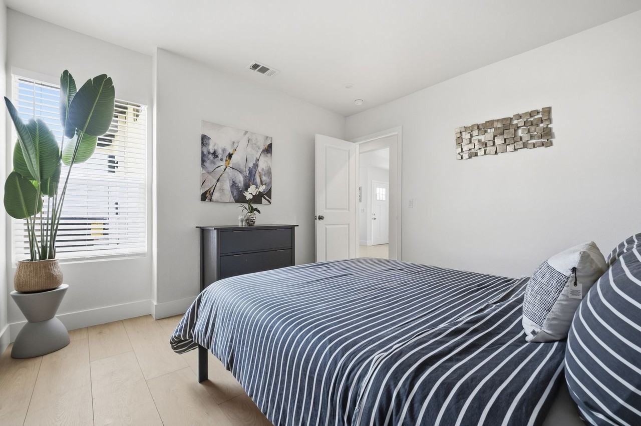 345 E Janice St - Photo 6 of 15