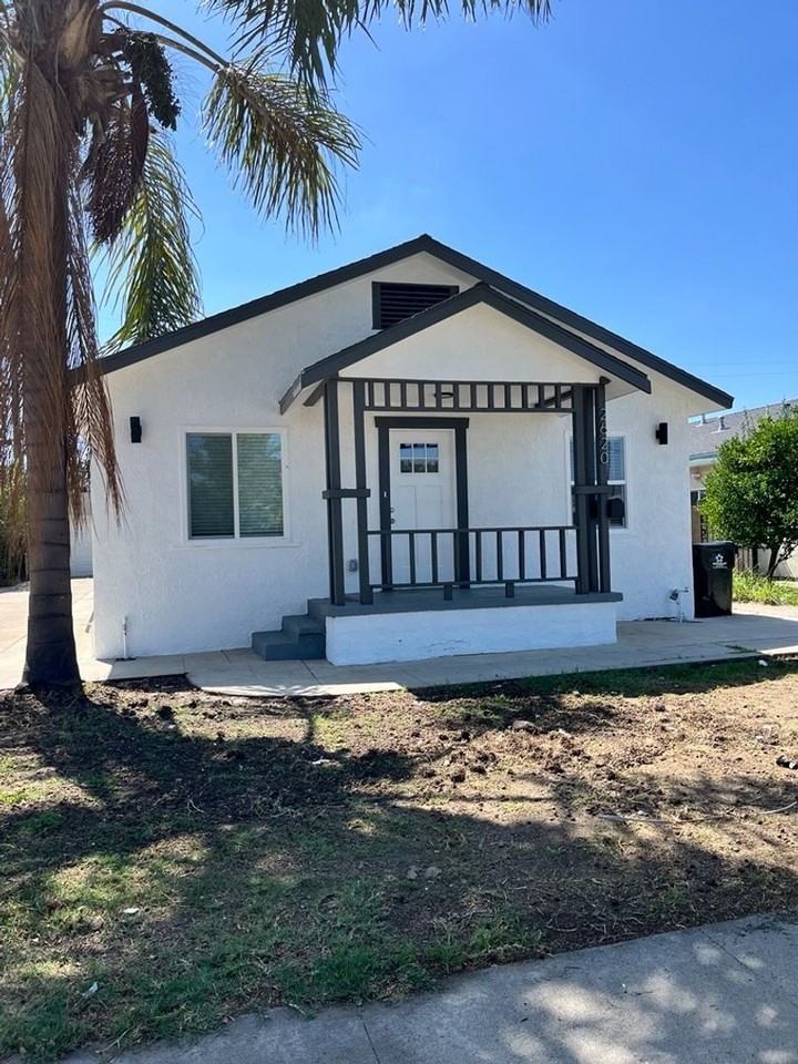 2620 W Olive Ave - Photo 2 of 2