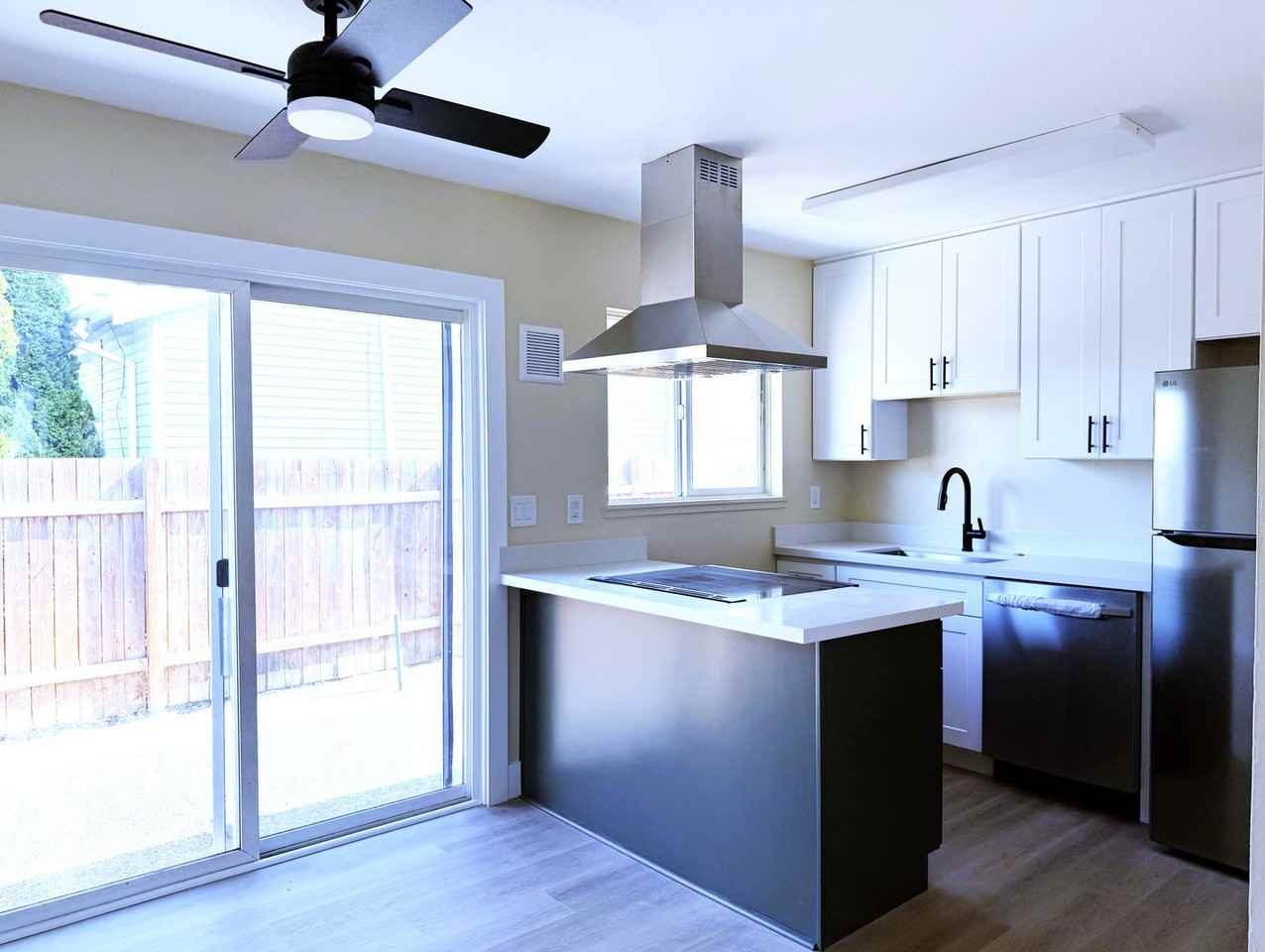 7442 N Macrum Ave - Photo 5 of 14
