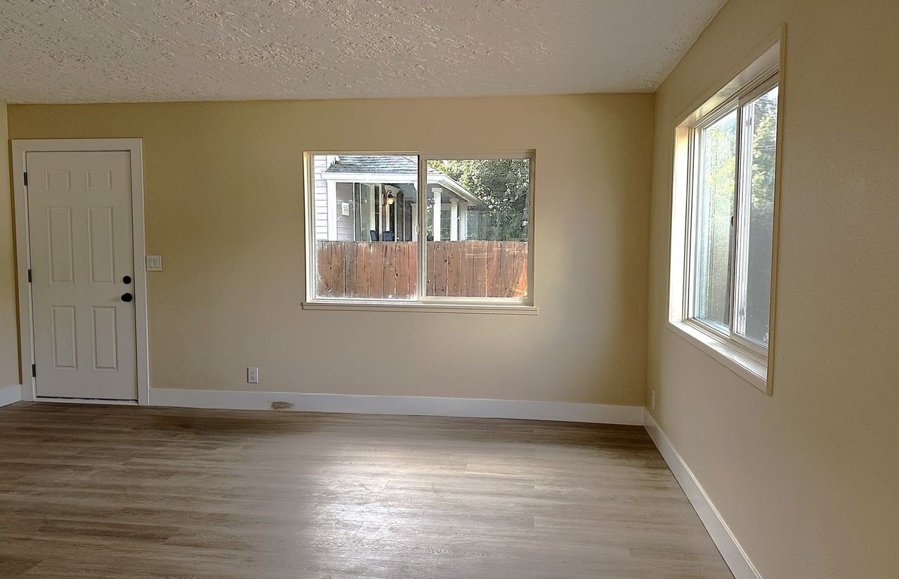 7442 N Macrum Ave - Photo 6 of 14