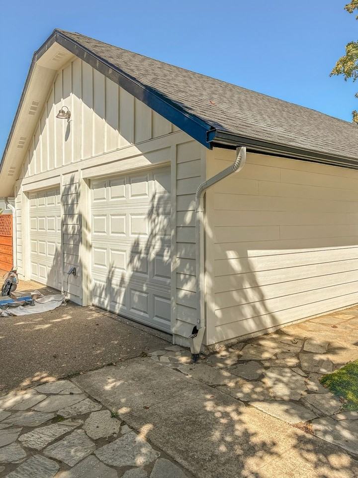 1095 Donna Ave Ne - Photo 6 of 29