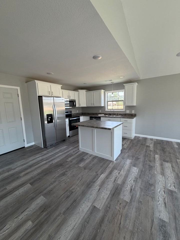 100 100 Blue Star lane - Photo 3 of 9