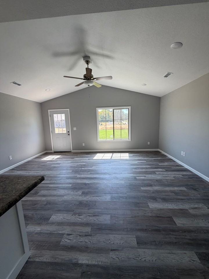 100 100 Blue Star lane - Photo 4 of 9