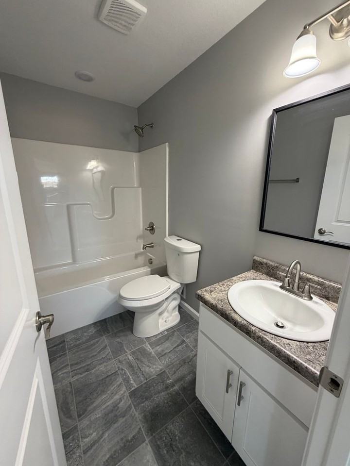 100 100 Blue Star lane - Photo 7 of 9