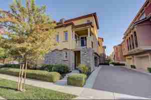 featured image of 581 Selby Ln