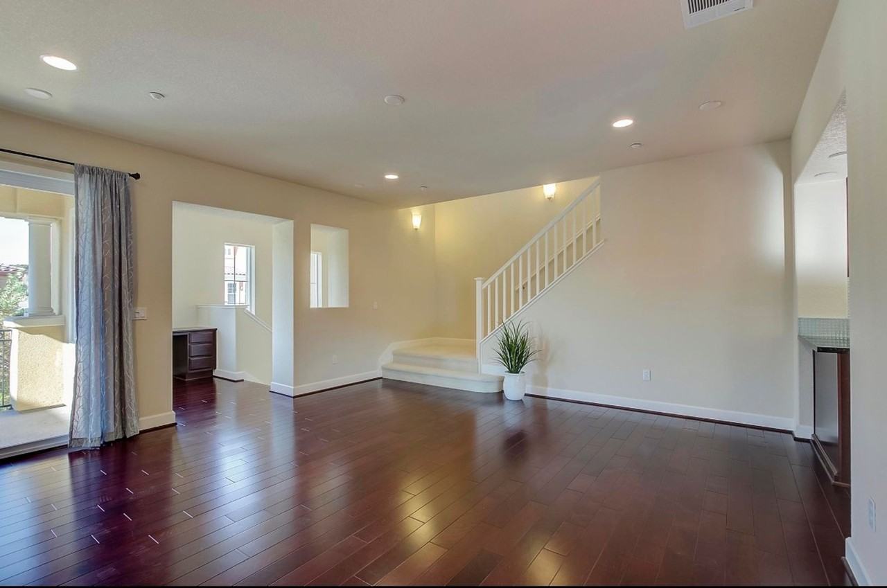 581 Selby Ln - Photo 5 of 31