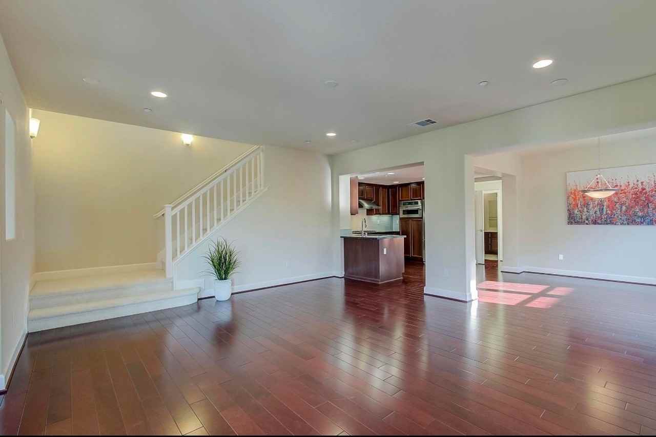 581 Selby Ln - Photo 6 of 31