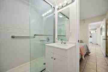 207 8th Street, Unit 201C - Photo 6 of 8