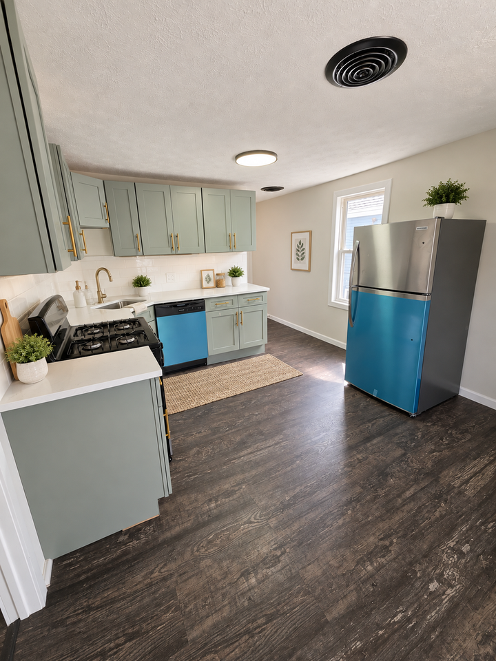 12705 Plover Street, Unit Upper - Photo 3 of 9