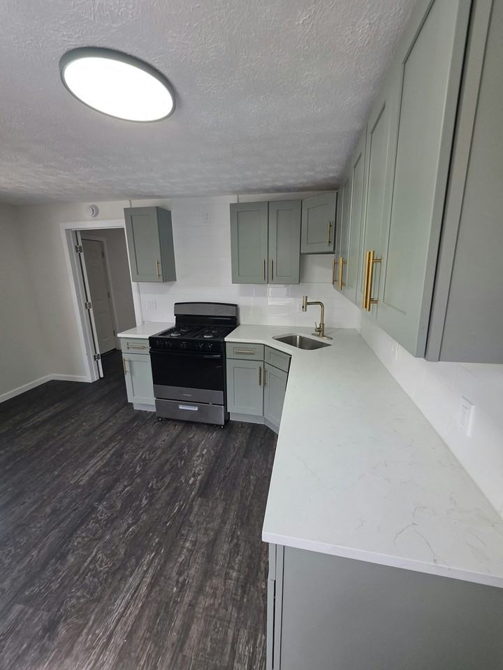 12705 Plover Street, Unit Upper - Photo 4 of 9